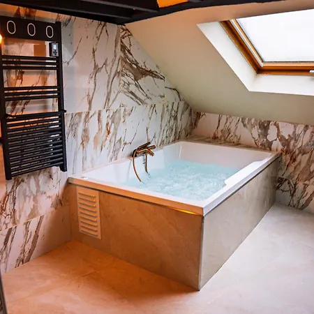 La Marble - Balneo & Sauna Apartment Angers