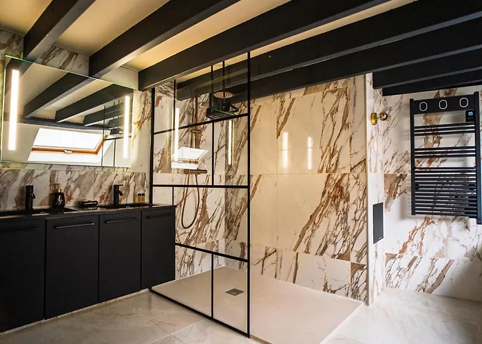 La Marble - Balneo & Sauna Апартаменты *